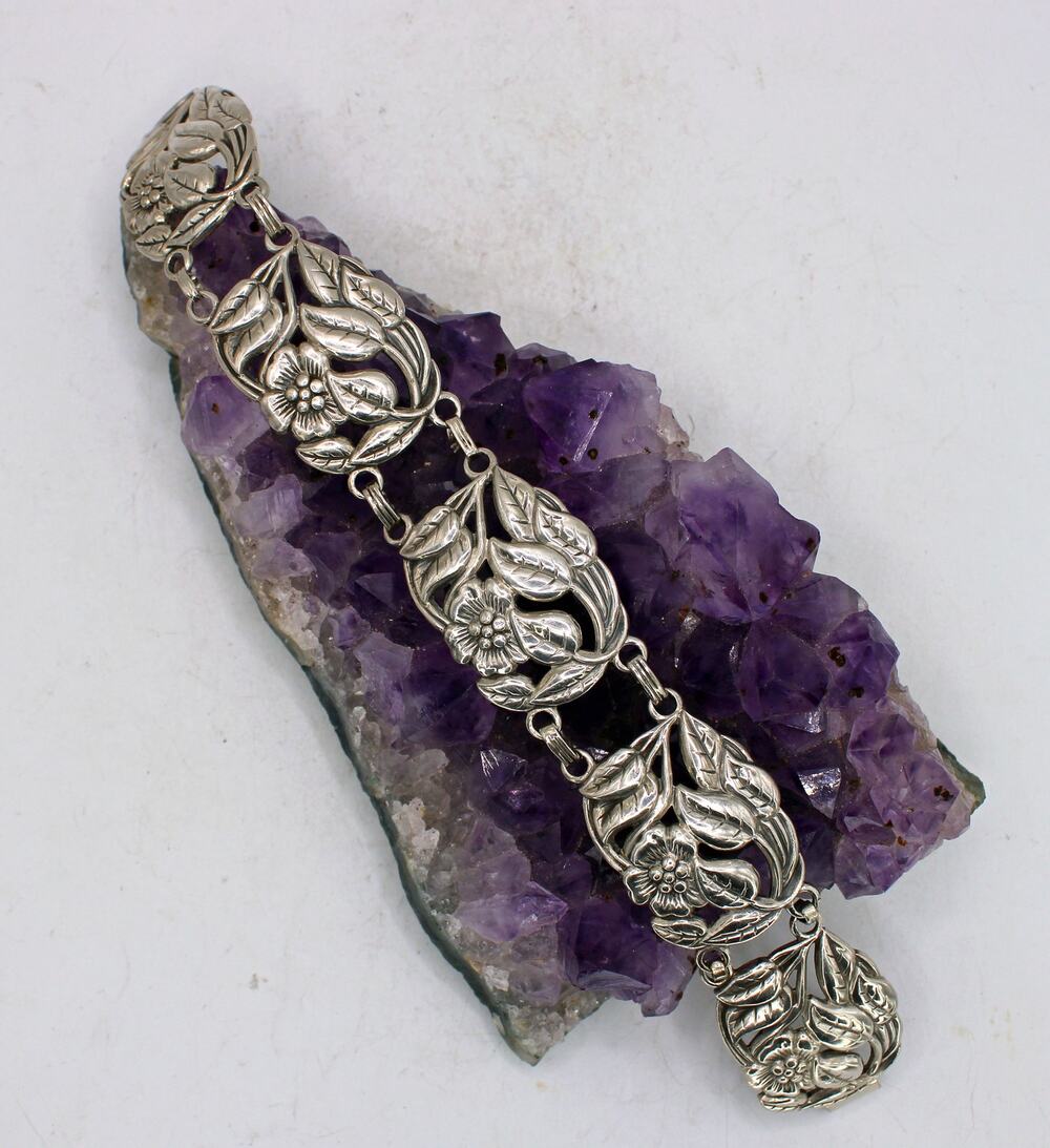 Danecraft Sterling Silver Floral Repoussé Link Bracelet